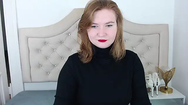 LaraDream online show from 12/29/24, 05:33