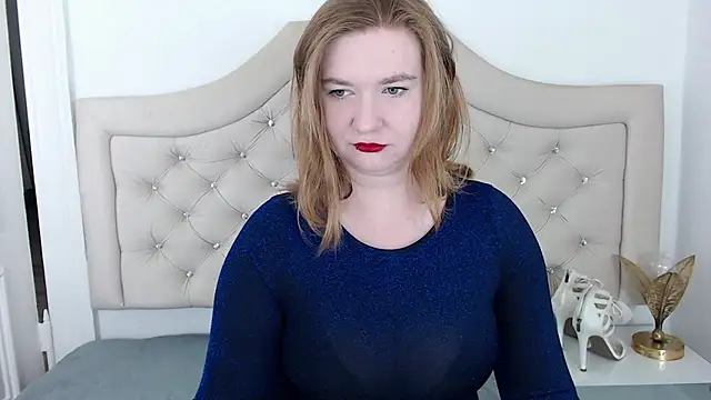 LaraDream online show from 12/31/24, 08:12