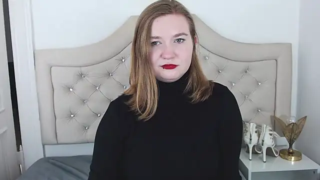 LaraDream online show from 01/10/25, 03:18