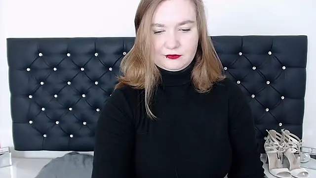 LaraDream online show from 02/11/25, 08:42