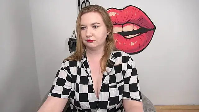 Snapshot of LaraDream chatting on 11/05/25, 04:29 LaraDream online show from 11/05/25, 04:29