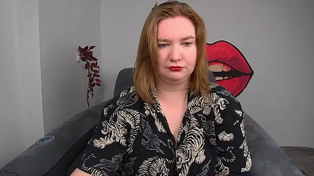 LaraDream online show from 07/06/26, 02:47