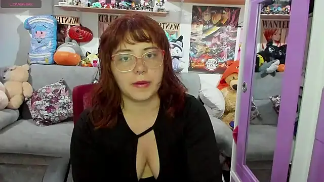 Snapshot of soficammy chatting on 12/10/24, 11:30 soficammy online show from 12/10/24, 11:30