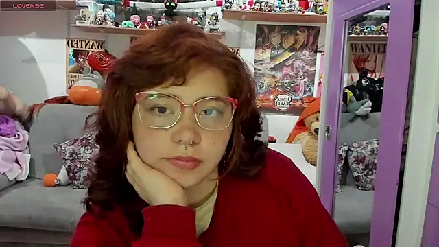 Snapshot of soficammy chatting on 12/12/24, 11:03 soficammy online show from 12/12/24, 11:03