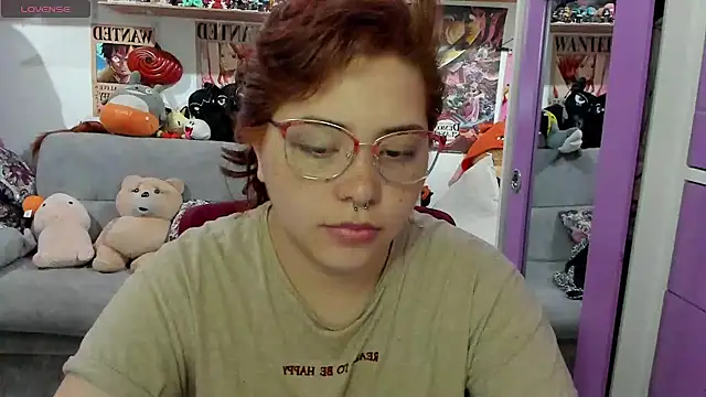 Snapshot of soficammy chatting on 12/13/24, 08:58 soficammy online show from 12/13/24, 08:58