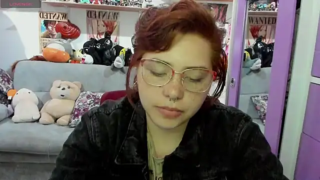 Snapshot of soficammy chatting on 12/14/24, 12:01 soficammy online show from 12/14/24, 12:01