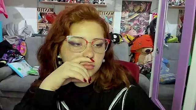 Snapshot of soficammy chatting on 03/04/25, 10:49 soficammy online show from 03/04/25, 10:49