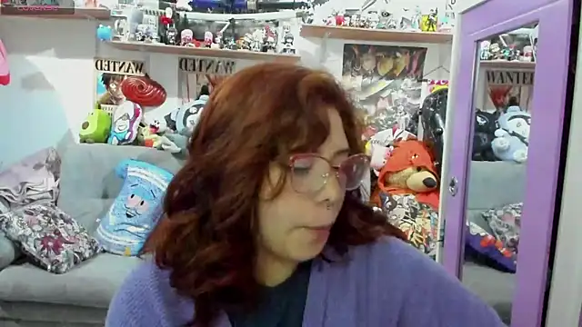 Snapshot of soficammy chatting on 03/10/25, 11:49 soficammy online show from 03/10/25, 11:49
