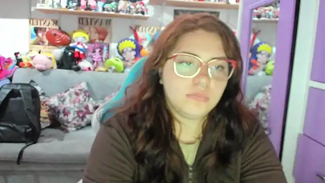 Snapshot of soficammy chatting on 10/17/25, 09:28 soficammy online show from 10/17/25, 09:28