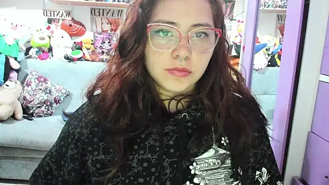 Snapshot of soficammy chatting on 10/23/25, 12:10 soficammy online show from 10/23/25, 12:10