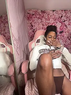 mismialove online show from 04/24/26, 01:52