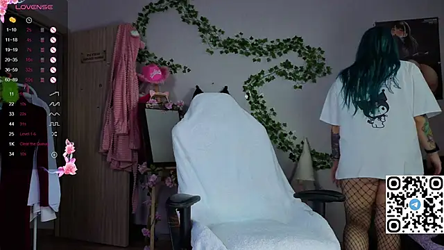 Silvia Santorskii online show from 11/24/25, 08:47