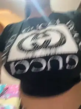 Snapshot of sofia_xxx02 chatting on 11/27/25, 12:07 sofia xxx02 online show from 11/27/25, 12:07