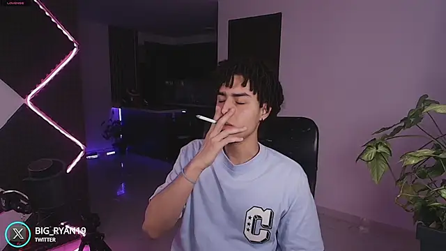 bigryann23 online show from 11/16/25, 02:28