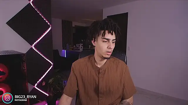 bigryann23 online show from 11/30/25, 03:43